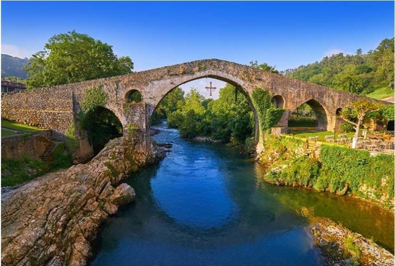 Apartamento Entero El Puente Onís Exteriör bild